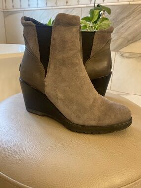 Sorel Boots Womens 8 Gray After Hours Chelsea Booties Suede Wedge NL2566-052